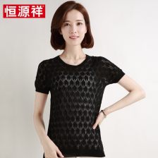 盛夏轻盈之选 桑蚕丝针织短袖上衣穿搭指南